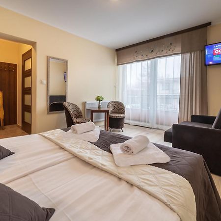 Dom Jastrzebia Z Basenem I Jacuzzi Apartment Jastrzebia Gora Ngoại thất bức ảnh