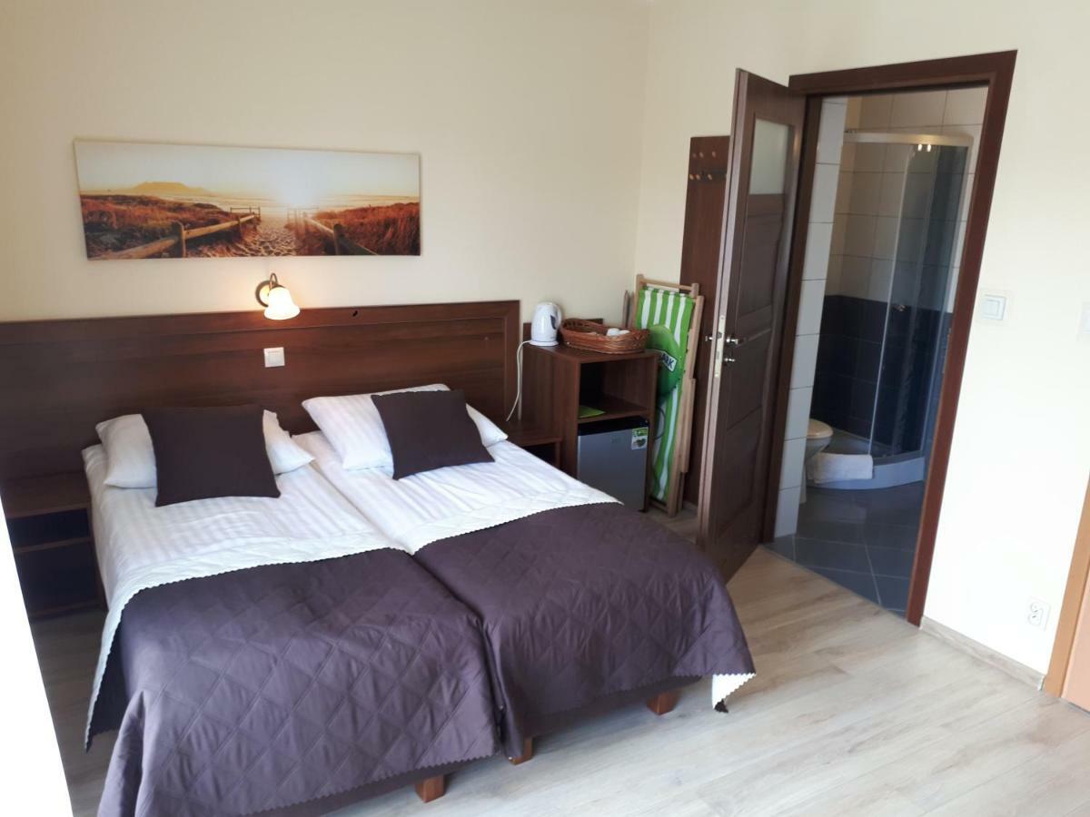 Dom Jastrzebia Z Basenem I Jacuzzi Apartment Jastrzebia Gora Ngoại thất bức ảnh