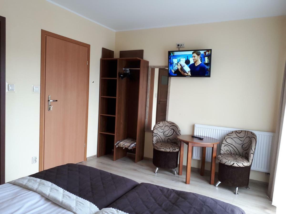 Dom Jastrzebia Z Basenem I Jacuzzi Apartment Jastrzebia Gora Ngoại thất bức ảnh