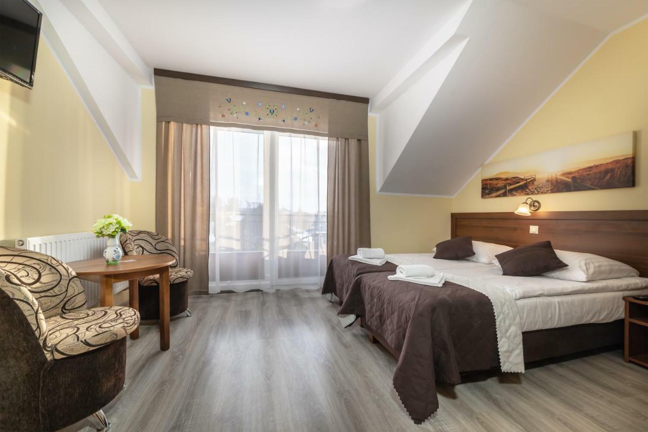 Dom Jastrzebia Z Basenem I Jacuzzi Apartment Jastrzebia Gora Ngoại thất bức ảnh