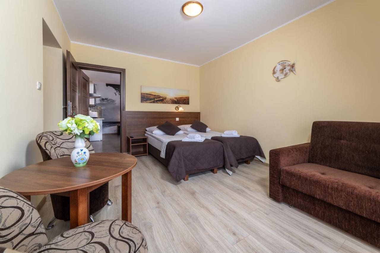 Dom Jastrzebia Z Basenem I Jacuzzi Apartment Jastrzebia Gora Ngoại thất bức ảnh